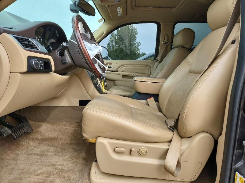 2011 CADILLAC ESCALADE LUXURY — Фото 7 из 12