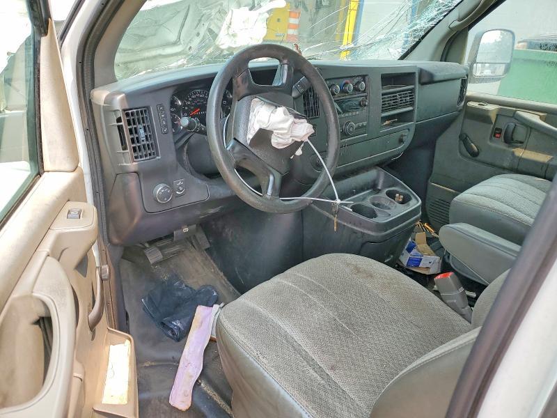 2011 CHEVROLET EXPRESS G2500 — Фото 8 из 13