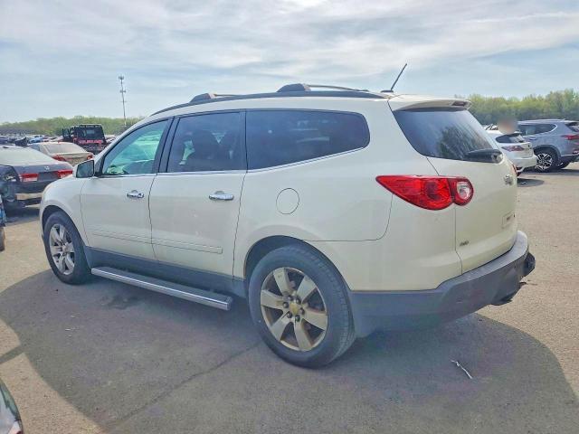 2011 CHEVROLET TRAVERSE LT — Фото 2 из 13
