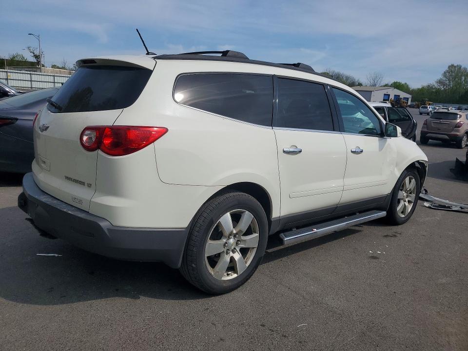 2011 CHEVROLET TRAVERSE LT — Фото 3 из 13
