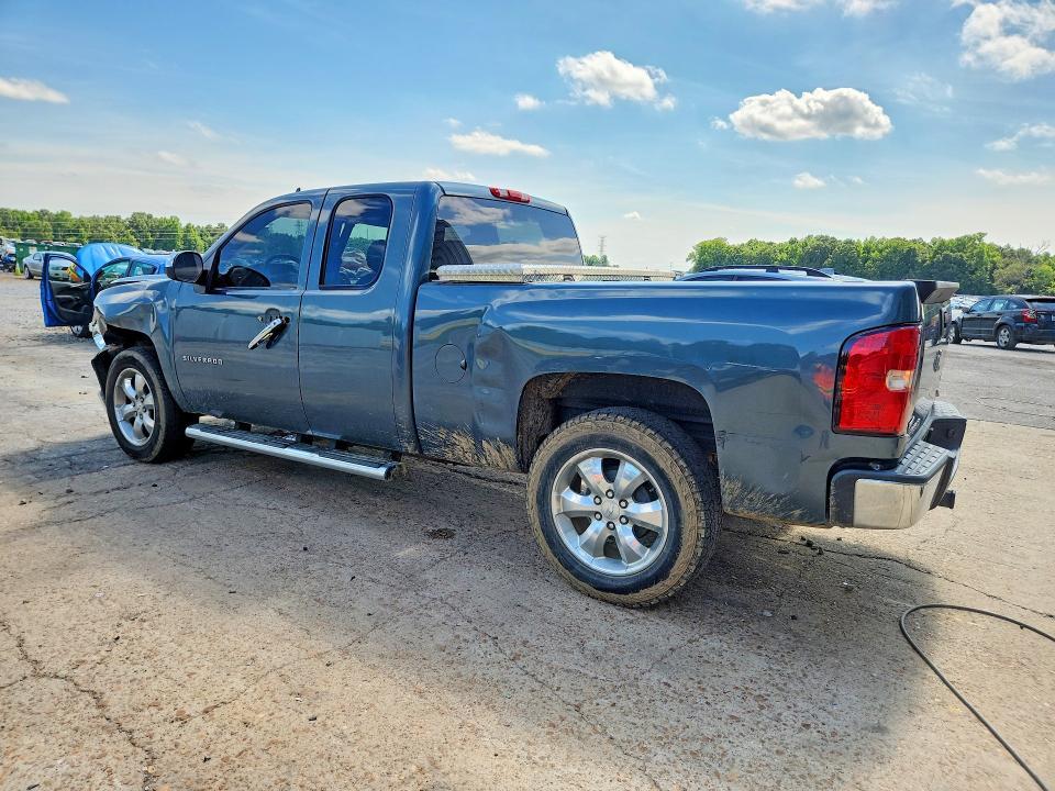 2011 CHEVROLET SILVERADO C1500 LT — Фото 2 из 13