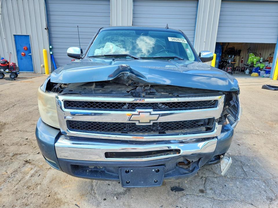 2011 CHEVROLET SILVERADO C1500 LT — Фото 5 из 13