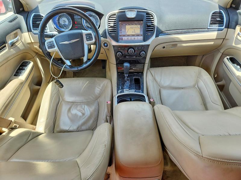 2011 CHRYSLER 300 LIMITED — Фото 8 из 12