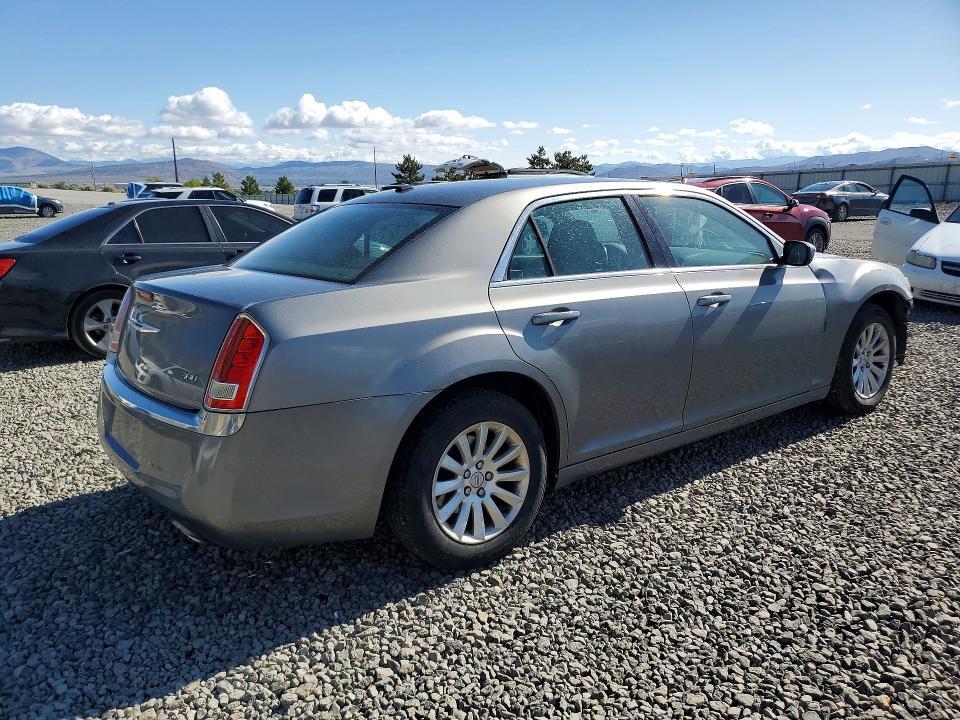 2C3CA4CG7BH587469 2011 CHRYSLER 300 photo no. 3