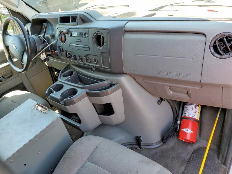 2011 FORD ECONOLINE E250 VAN — Фото 8 из 13