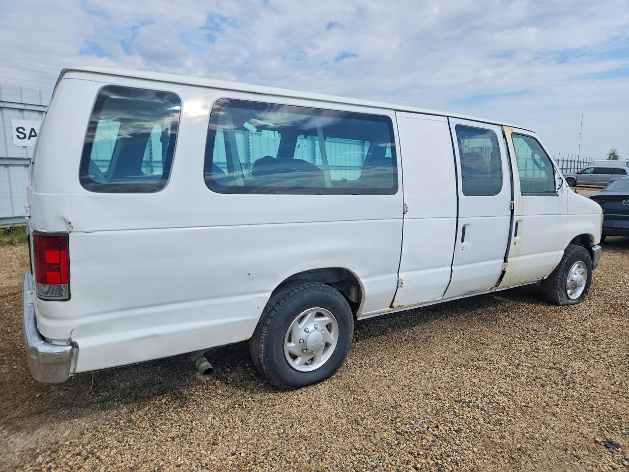 1FBSS3BL0BDB06444 2011 FORD ECONOLINE photo no. 3