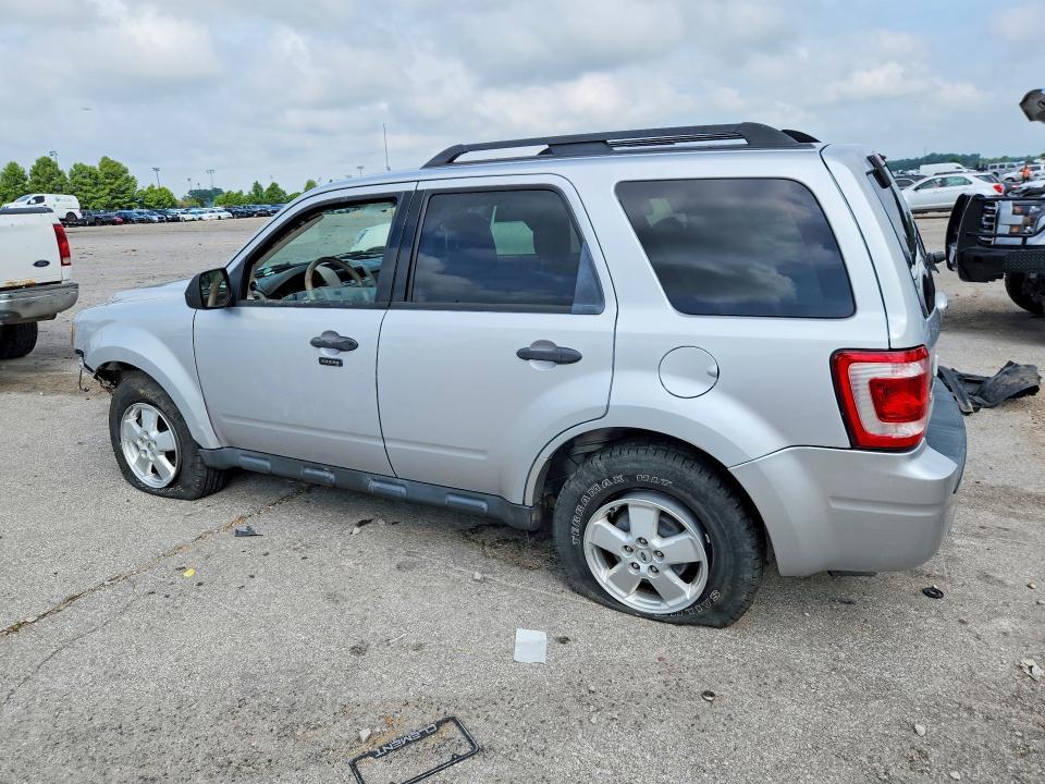 2011 FORD ESCAPE XLT — Фото 2 из 13