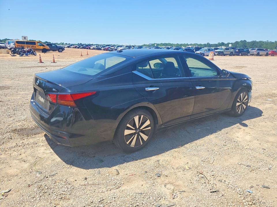 2019 NISSAN ALTIMA SL — Фото 3 из 12