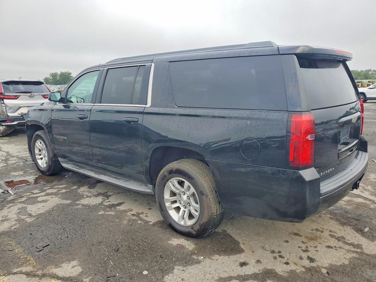 1GNSKJKC2FR227203 2015 CHEVROLET SUBURBAN photo no. 2
