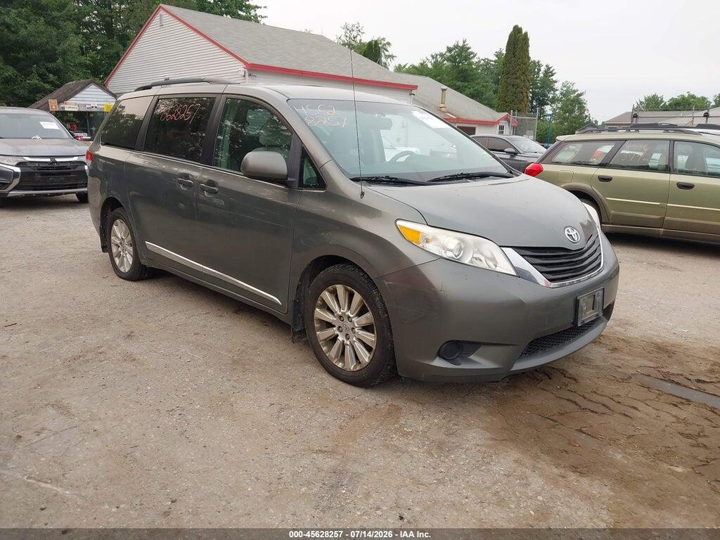 5TDJK3DC4BS011779 2011 TOYOTA SIENNA photo no. 1