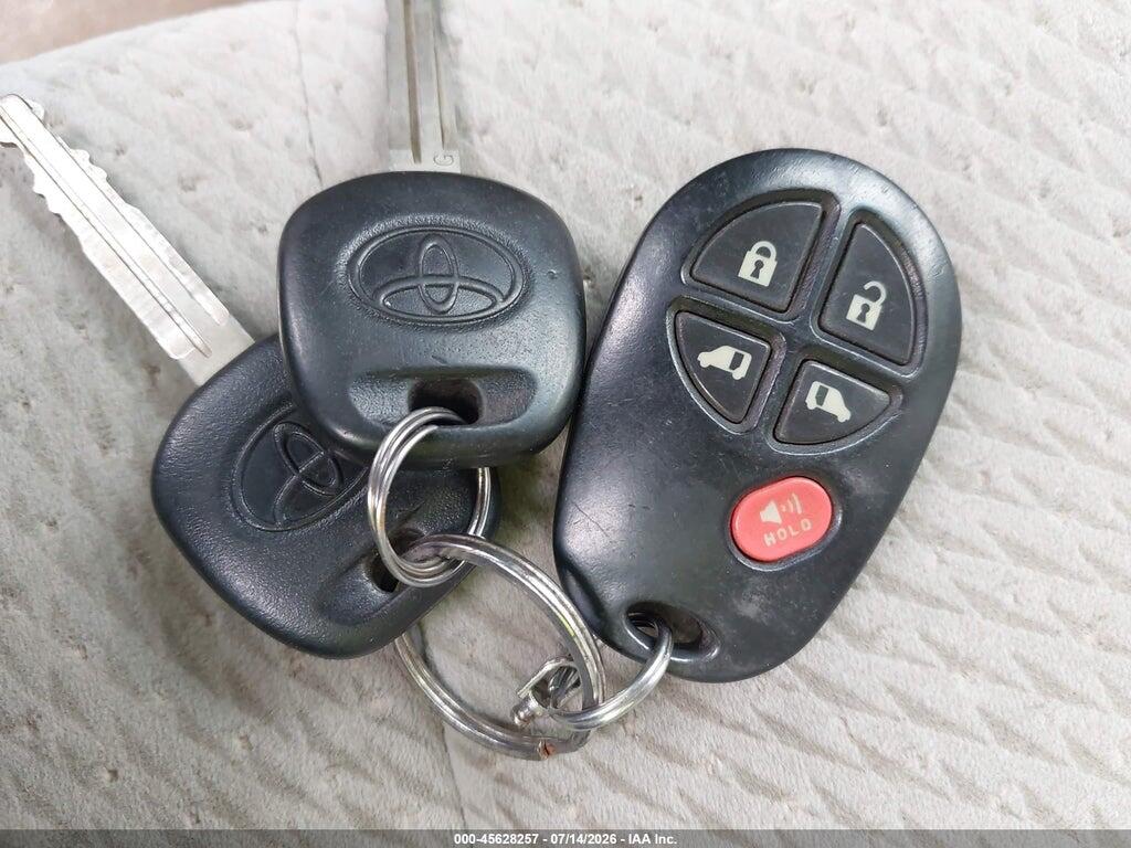 5TDJK3DC4BS011779 2011 TOYOTA SIENNA photo no. 11
