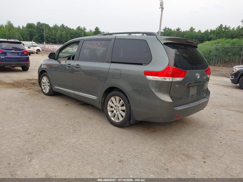 5TDJK3DC4BS011779 2011 TOYOTA SIENNA photo no. 3