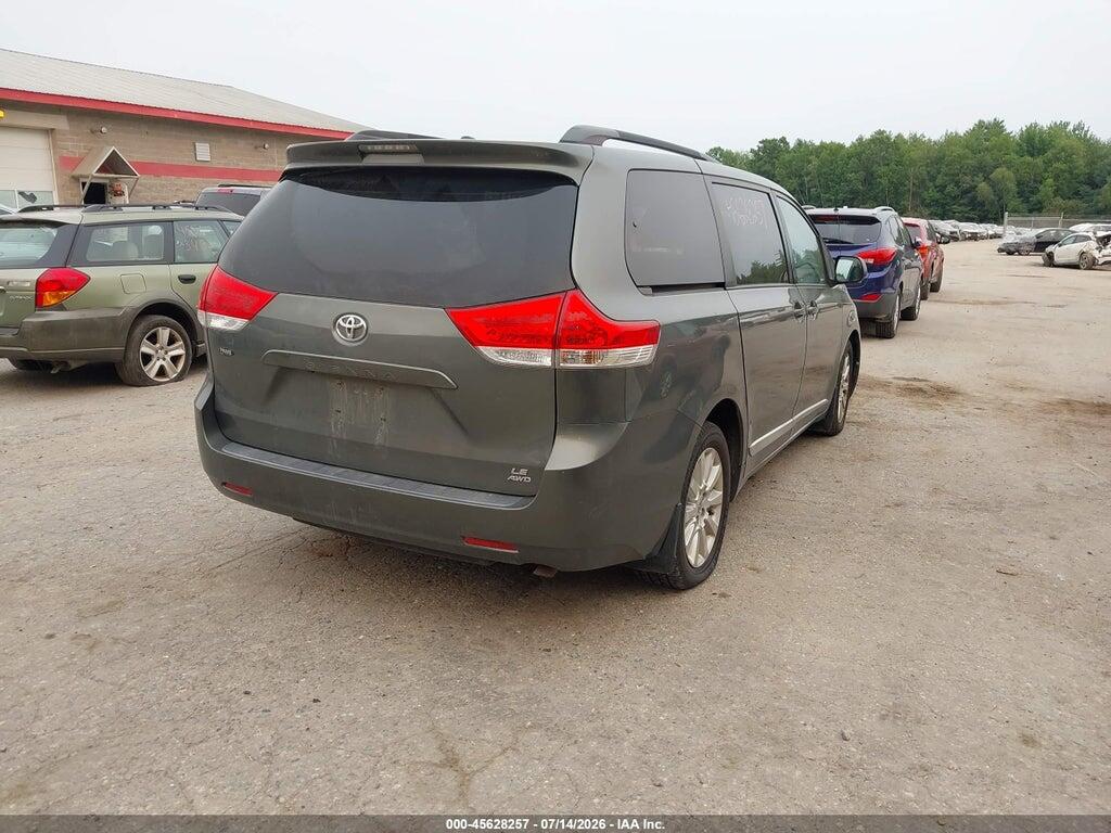 5TDJK3DC4BS011779 2011 TOYOTA SIENNA photo no. 4