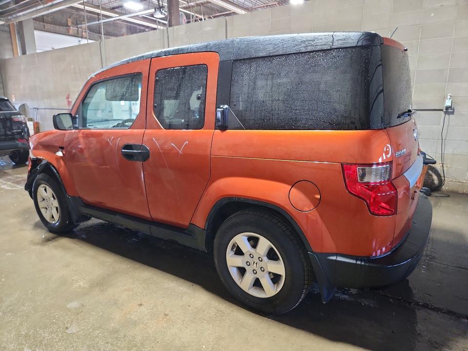 5J6YH2H75BL004842 2011 HONDA ELEMENT photo no. 2