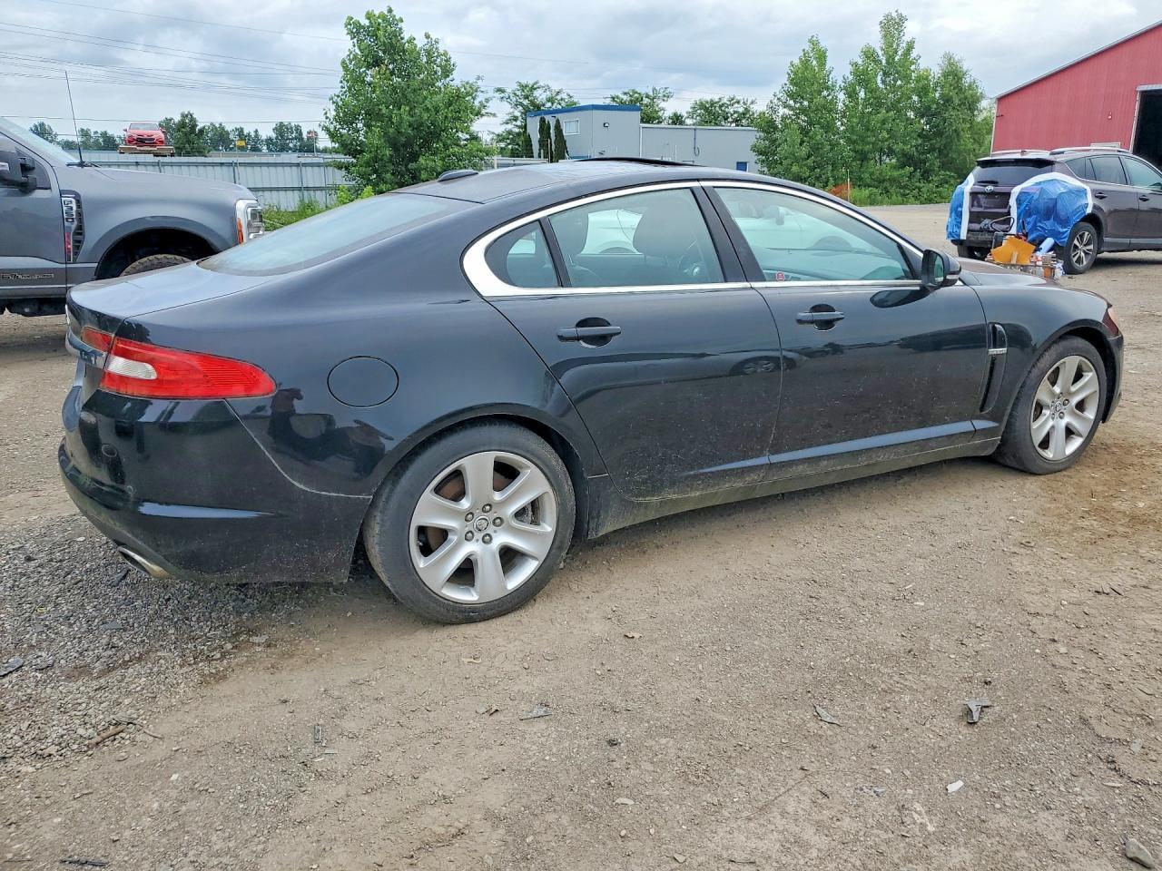 SAJXA0FB2BLR99180 2011 JAGUAR XF photo no. 3
