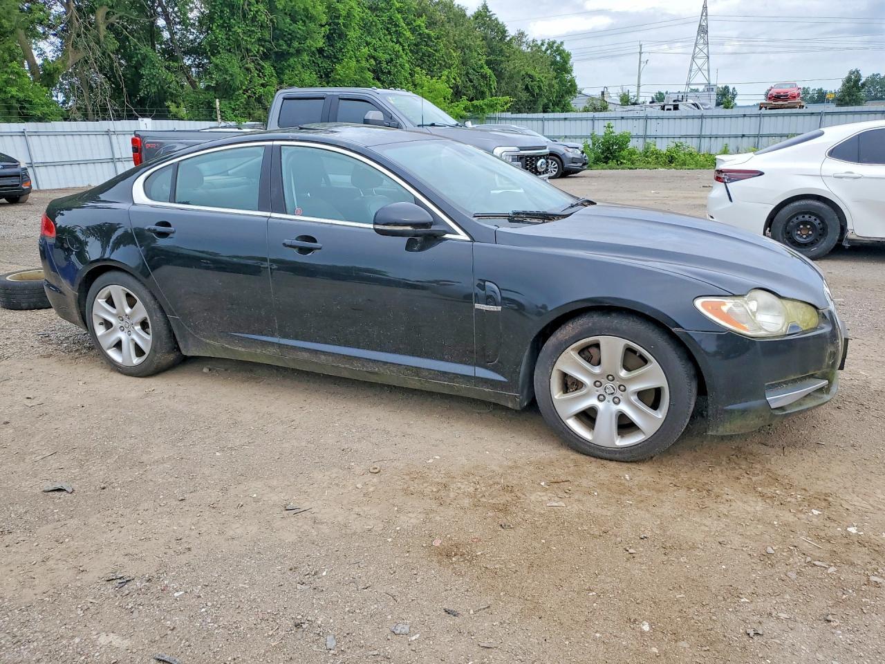 SAJXA0FB2BLR99180 2011 JAGUAR XF photo no. 4