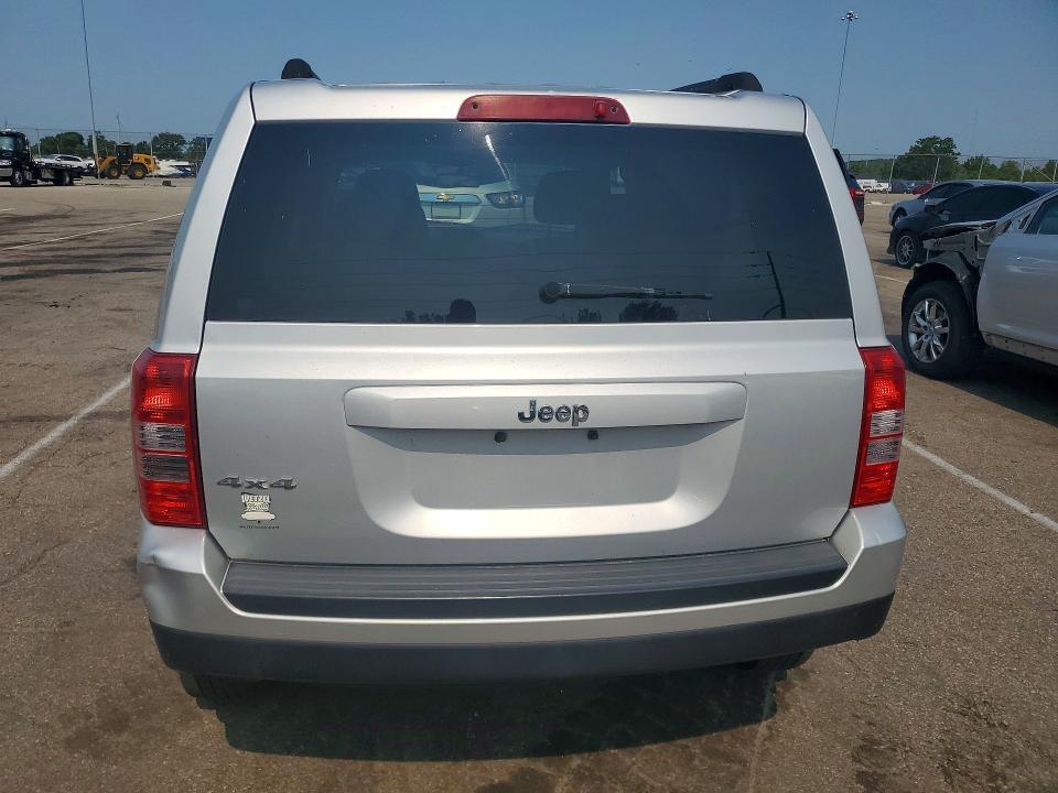 1J4NF1GB0BD252189 2011 JEEP PATRIOT photo no. 6