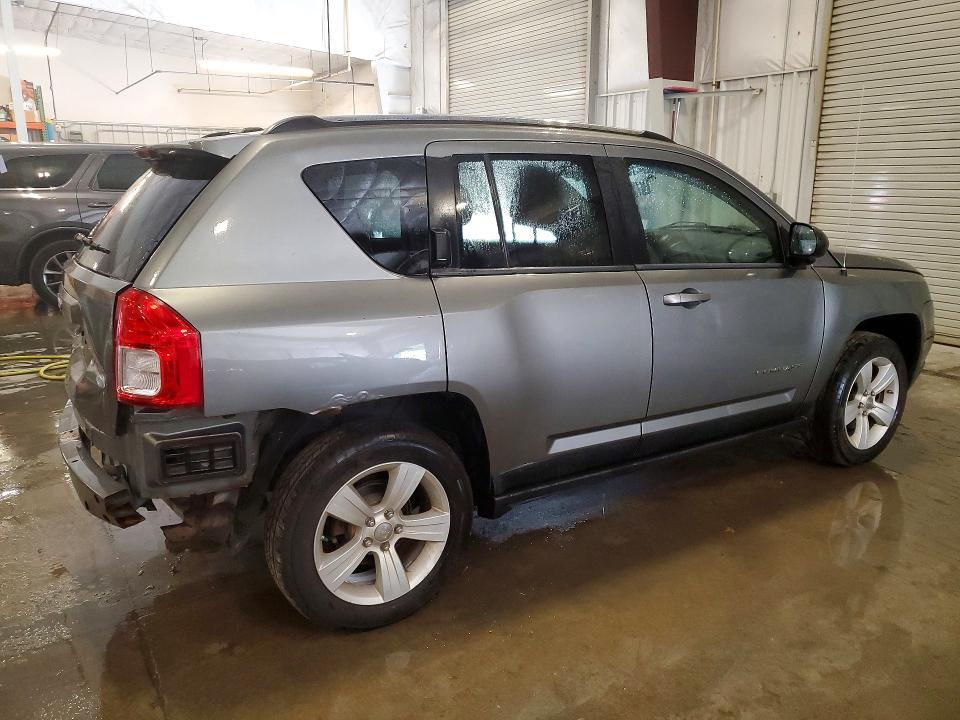 1J4NF1FBXBD240164 2011 JEEP COMPASS photo no. 3