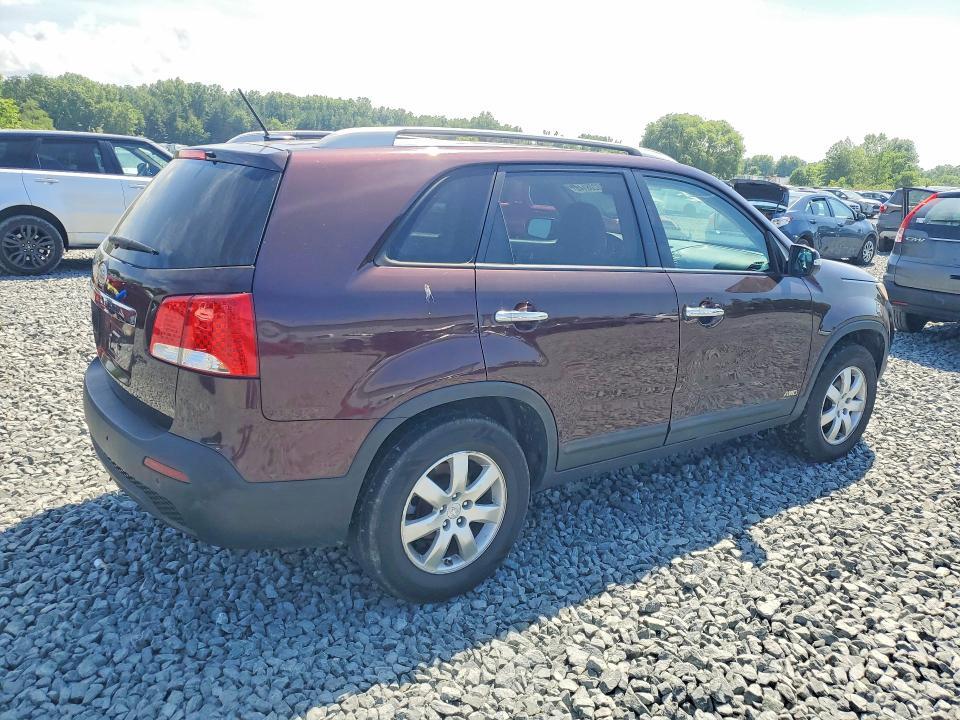 5XYKTCA17BG132825 2011 KIA SORENTO photo no. 3