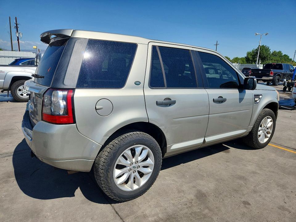 2011 LAND ROVER LR2 HSE — Фото 3 из 13