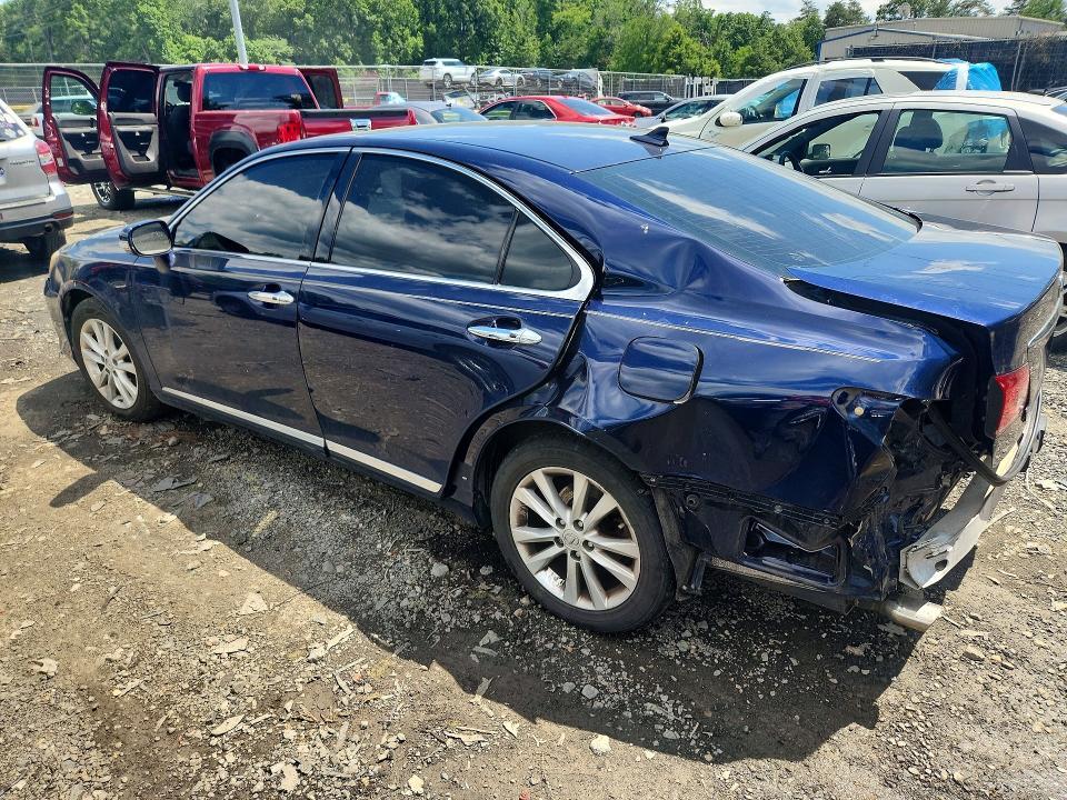 2011 LEXUS ES 350 — Фото 2 из 12