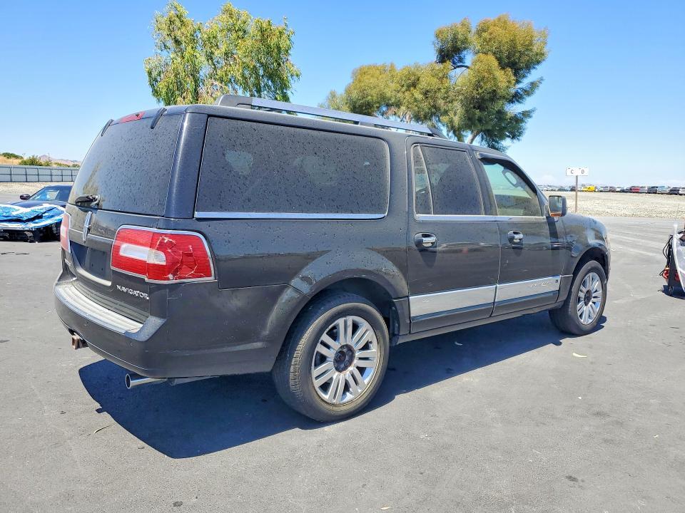 5LMJJ3J57BEJ00432 2011 LINCOLN NAVIGATOR photo no. 3