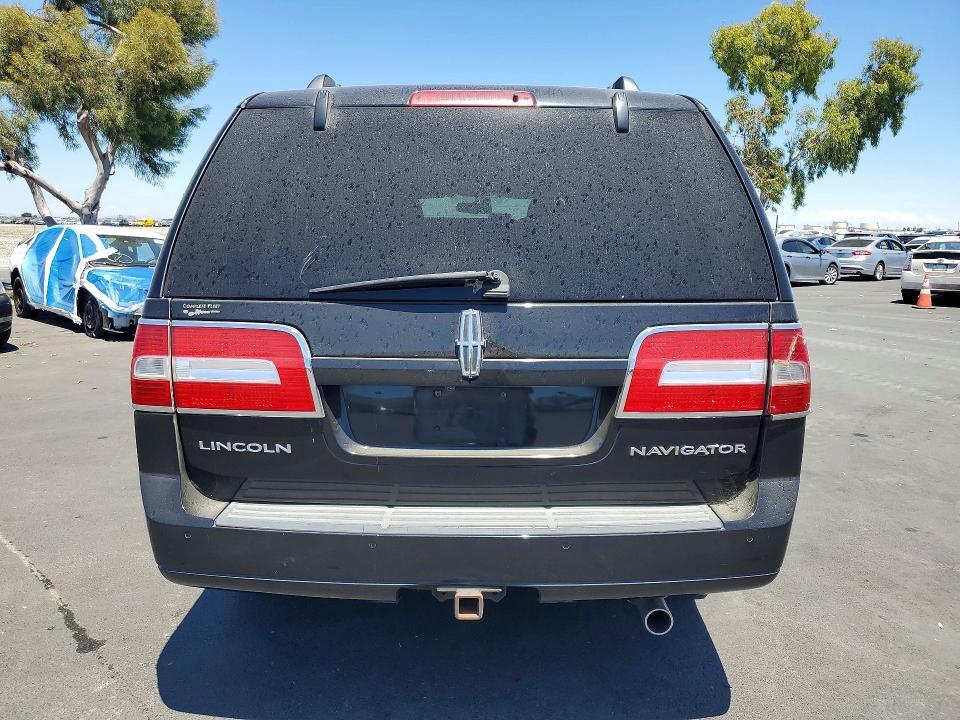 5LMJJ3J57BEJ00432 2011 LINCOLN NAVIGATOR photo no. 6