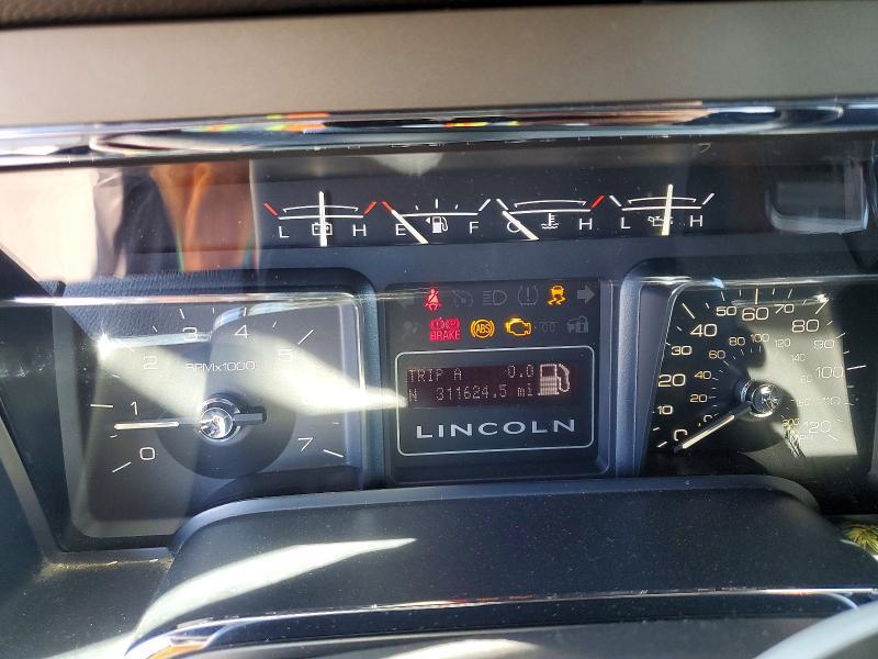 5LMJJ3J57BEJ00432 2011 LINCOLN NAVIGATOR photo no. 9