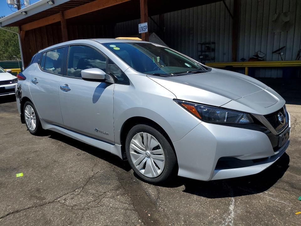 2019 NISSAN LEAF S — Фото 4 из 12