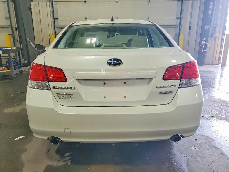 2011 SUBARU LEGACY 3.6R LIMITED — Фото 6 из 12