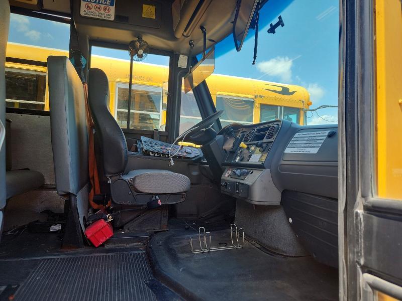 2011 THOMAS SAF-T-LINER C2 - SCHOOL BUS — Фото 5 из 10