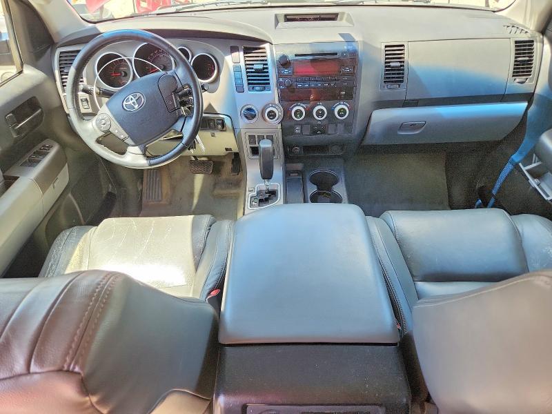 2011 TOYOTA SEQUOIA SR5 — Фото 8 из 13