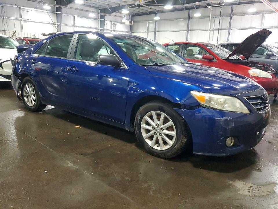2011 TOYOTA CAMRY XLE V6 — Фото 4 из 12