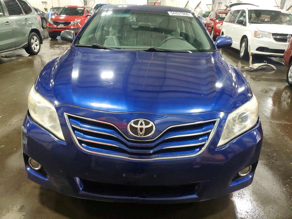 2011 TOYOTA CAMRY XLE V6 — Фото 5 из 12