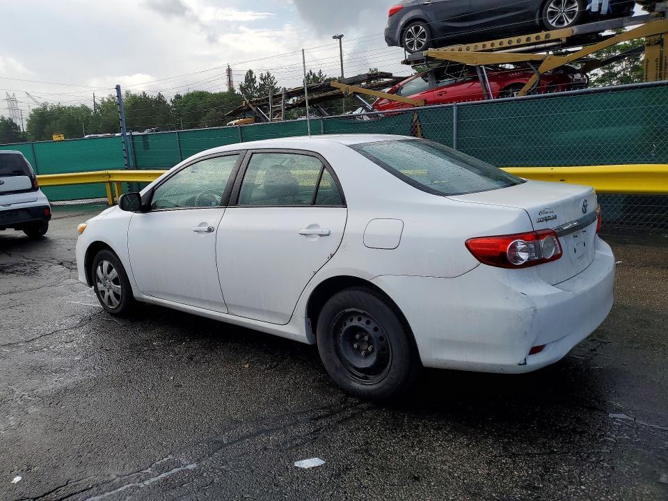 2011 TOYOTA COROLLA LE — Фото 2 из 12