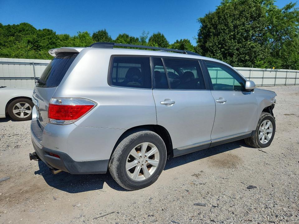 5TDBK3EH0BS044633 2011 TOYOTA HIGHLANDER photo no. 3