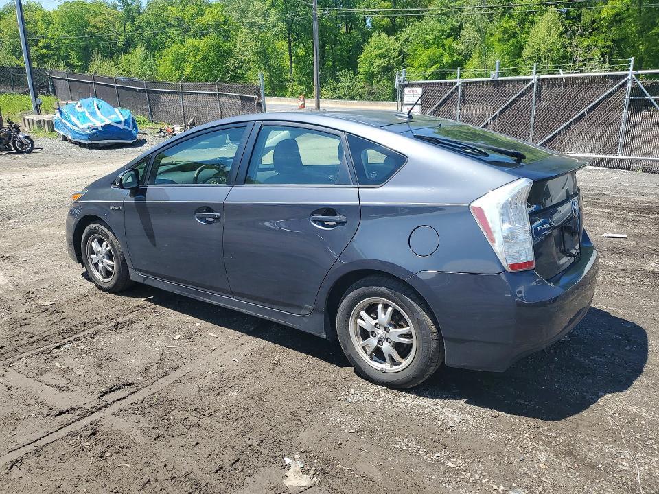 2011 TOYOTA PRIUS TWO — Фото 2 из 12
