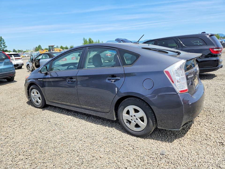 2011 TOYOTA PRIUS TWO — Фото 2 из 12