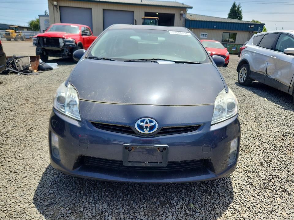 2011 TOYOTA PRIUS TWO — Фото 5 из 12