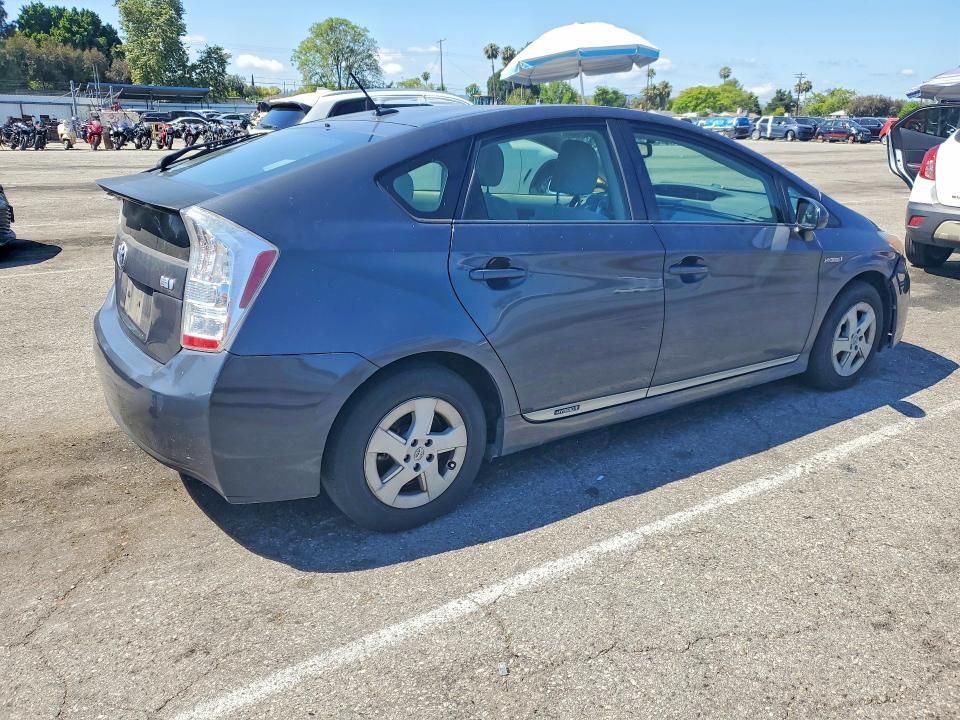 2011 TOYOTA PRIUS TWO — Фото 3 из 12