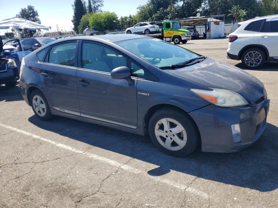 2011 TOYOTA PRIUS TWO — Фото 4 из 12