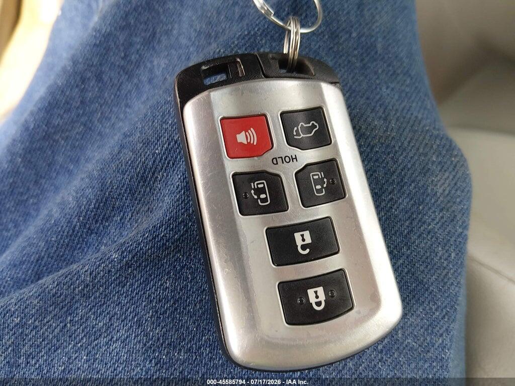 5TDDK3DC2DS063217 2013 TOYOTA SIENNA photo no. 11