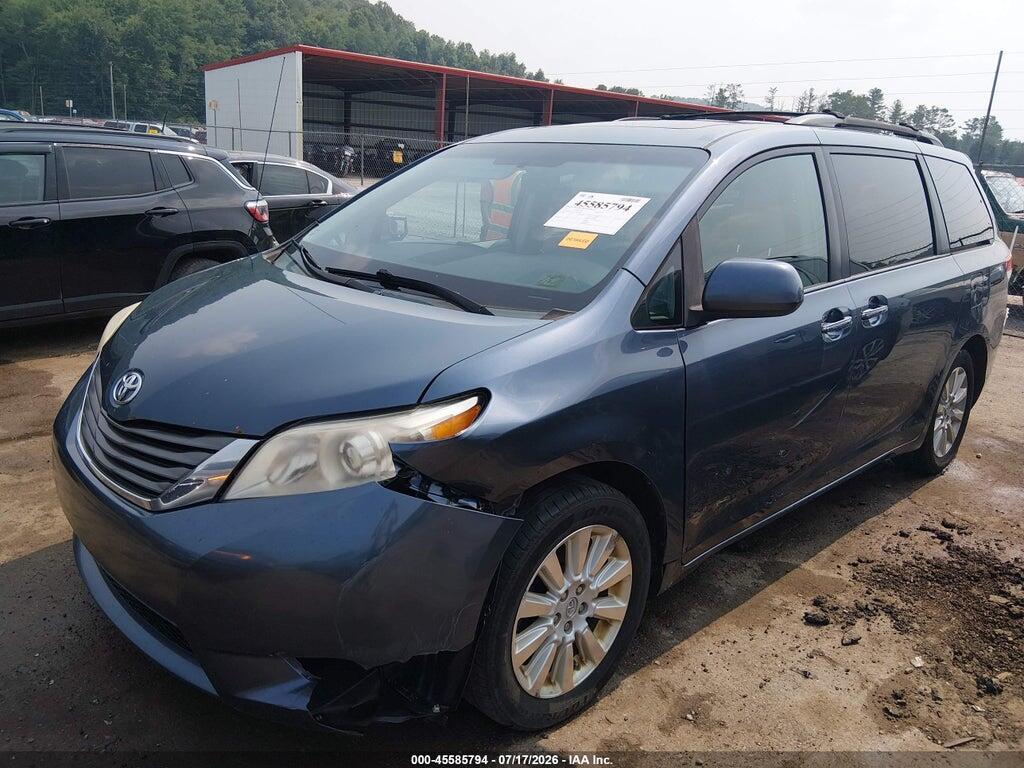 5TDDK3DC2DS063217 2013 TOYOTA SIENNA photo no. 2