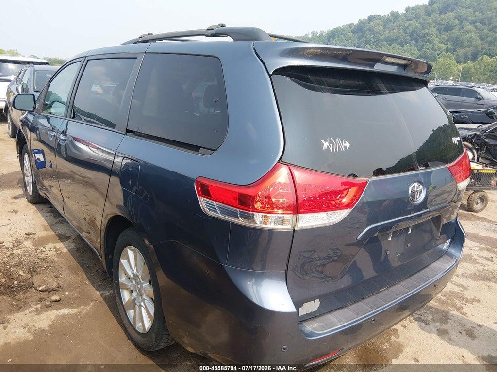 5TDDK3DC2DS063217 2013 TOYOTA SIENNA photo no. 3