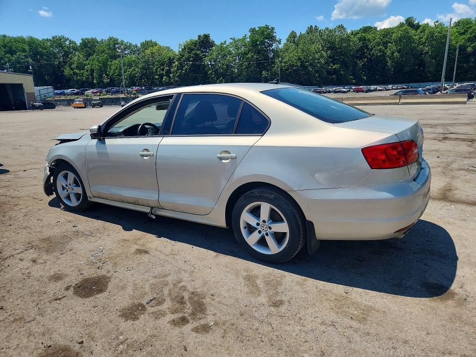2011 VOLKSWAGEN JETTA TDI — Фото 2 из 12