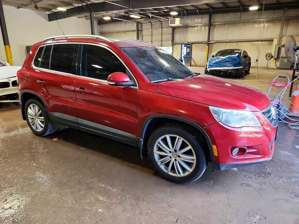 2011 VOLKSWAGEN TIGUAN S/SE/SEL — Фото 4 из 13