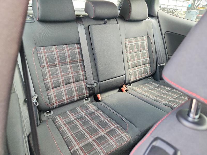 2011 VOLKSWAGEN GTI — Фото 10 из 12