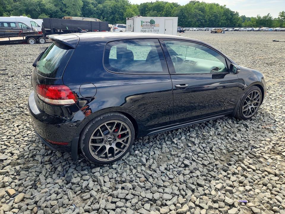 2011 VOLKSWAGEN GTI — Фото 3 из 12