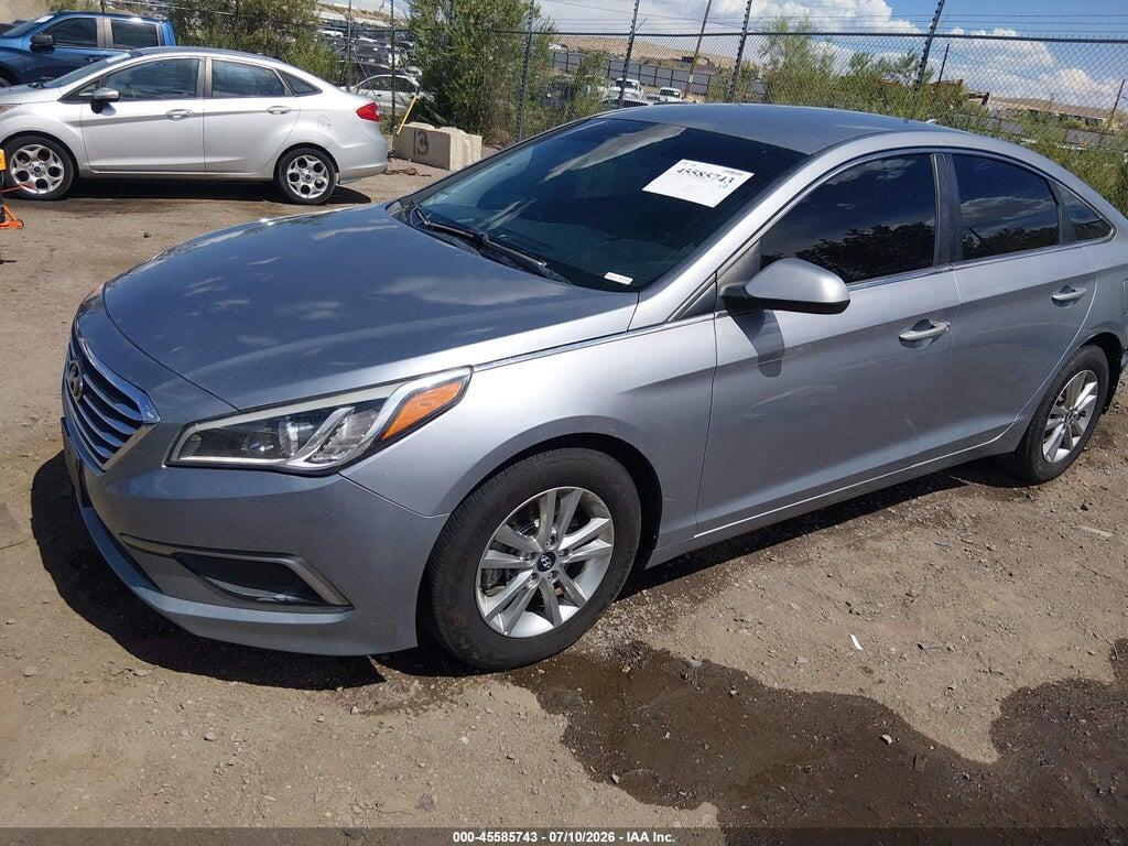 5NPE24AF1HH456064 2017 HYUNDAI SONATA photo no. 2