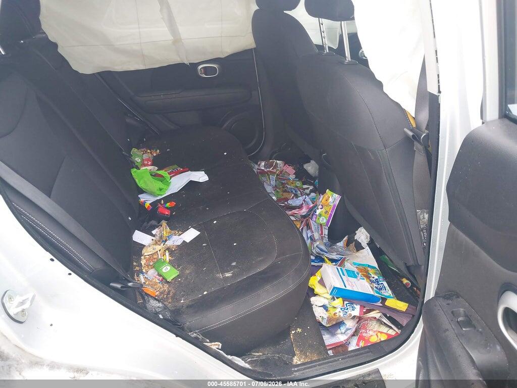 KNDJN2A22G7876362 2016 KIA SOUL photo no. 8